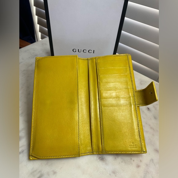 Gucci Guccissima Bow Wallet - Picture 6 of 11